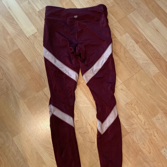 Lot of 2 yoga pants leggings- black and pink and burgundy and light pink - Picture 7 of 7